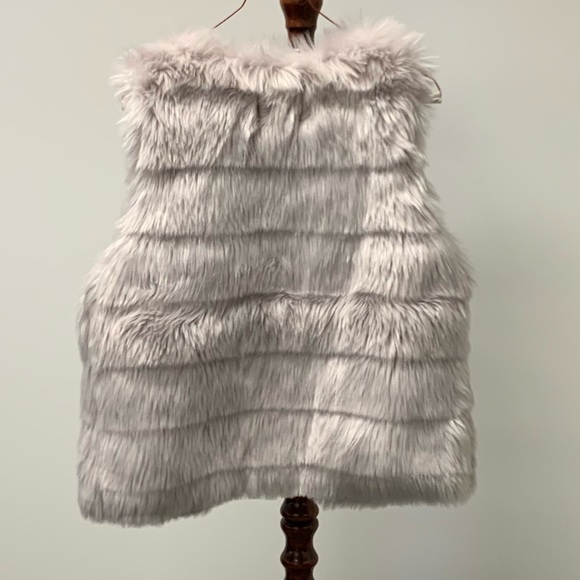 Love Tree Light Lavender Faux Fur Vest - Picture 2 of 5